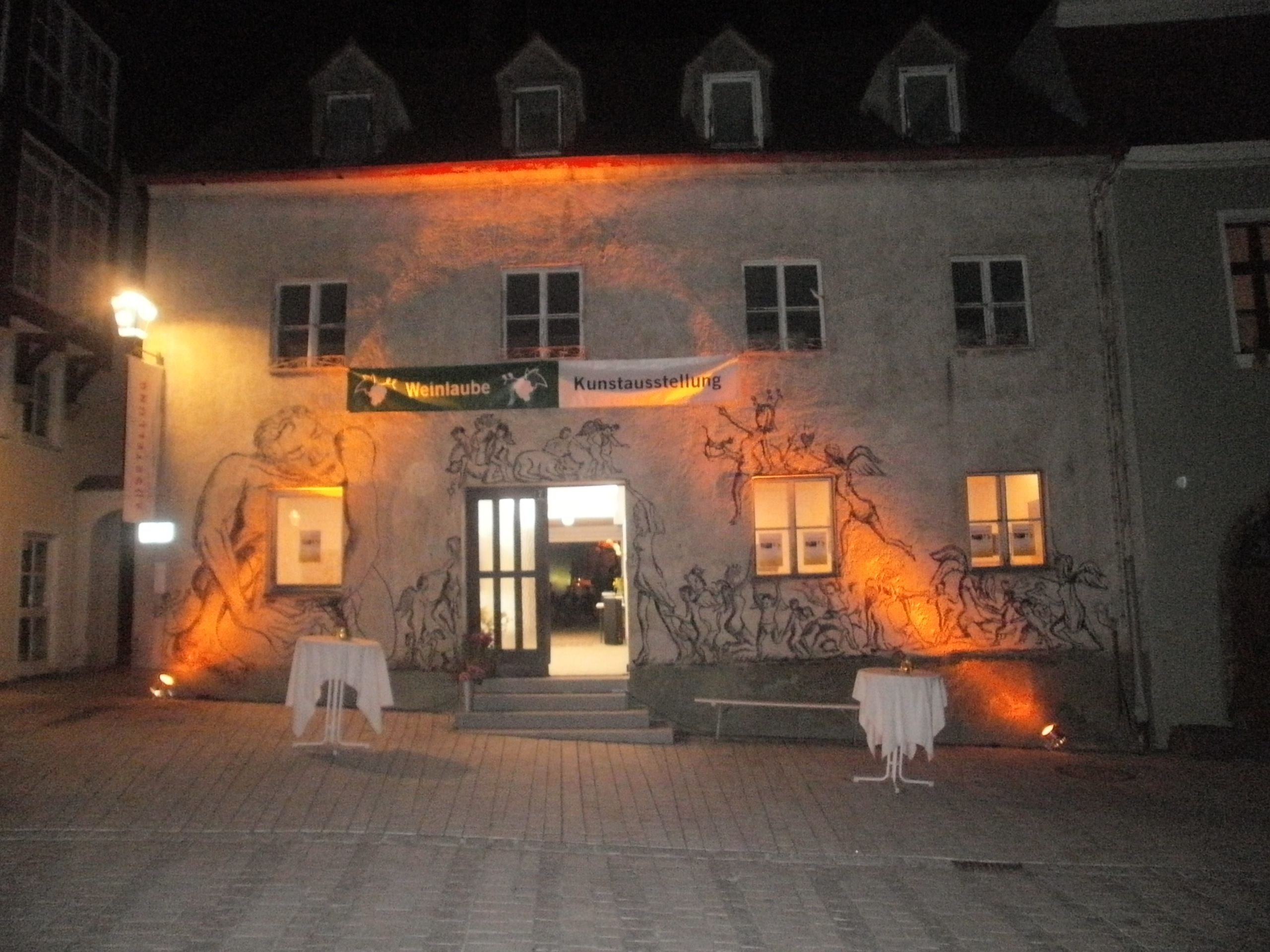 Neunburgs neues "Haus der Kunst" bei Nacht... Foto: Karl Stumpfi