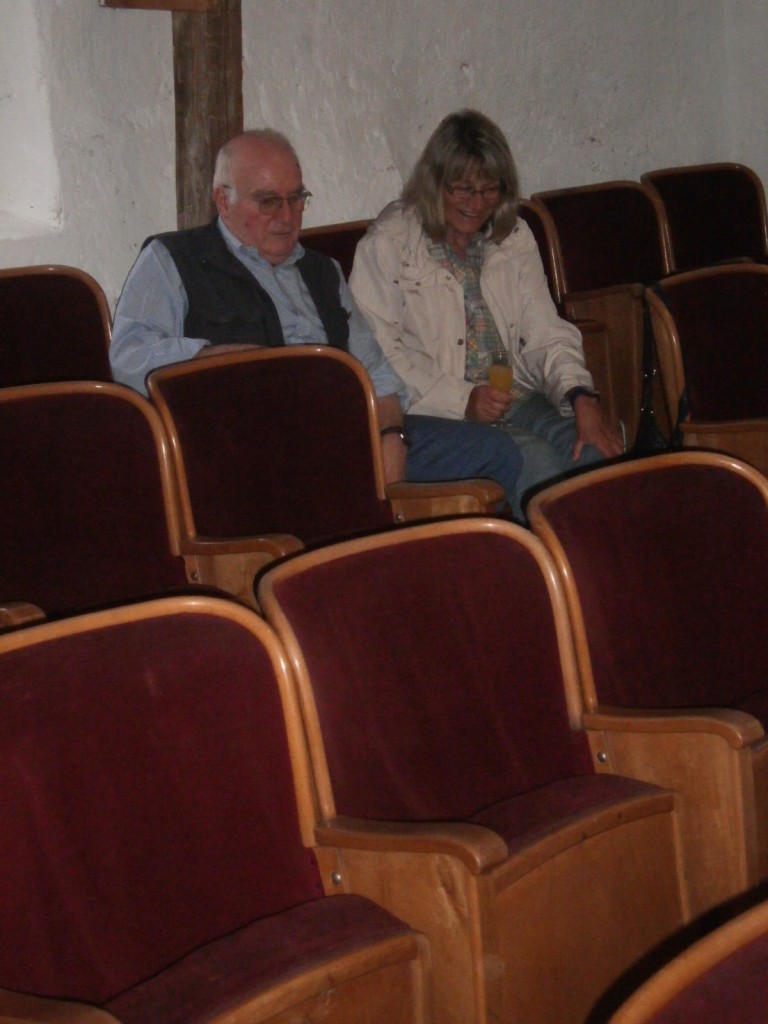 "Kino-Sesselprobe" mit Walter von Wenz zu Niederlahnstein und Herma Bullemer