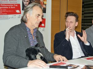 Hans Richter (mit Maskottchen) und Markus Engelstaedter erläuterten den Medienvertretern ihre Pläne für den 2. 10. 2019.